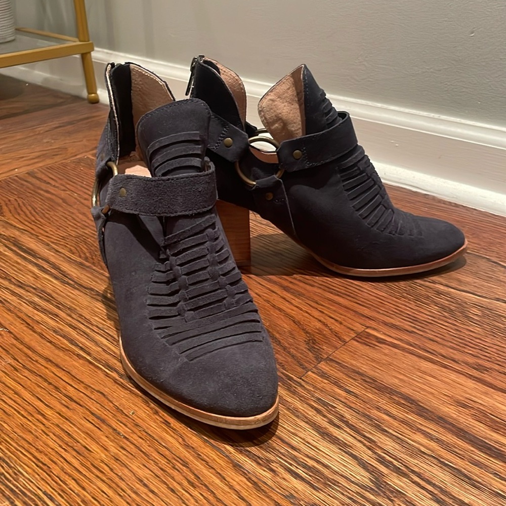 Seychelles Los Angeles navy leather heeled boots